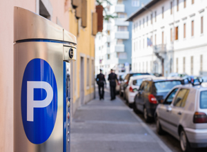 Primăria municipiului Roman va construi peste 800 de noi locuri de parcare