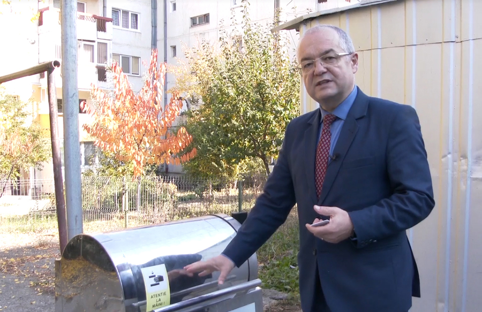 Primarul municipiului Cluj-Napoca a testat prima platformă de colectare selectivă cu acces pe bază de cartelă