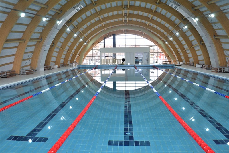Bazin acoperit de înot, în valoare de peste un milion de euro, deschis în Blaj de autorităţile locale