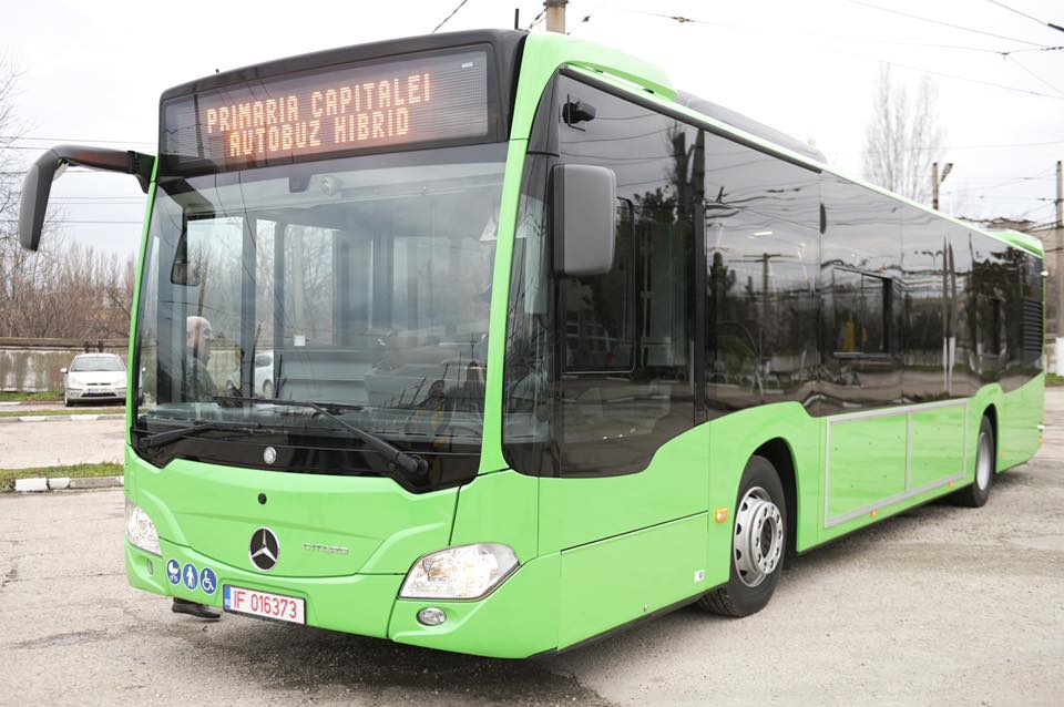 Primul autobuz hibrid a fost livrat în Capitală