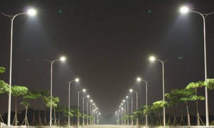 Primăria Piatra-Neamţ va scoate la licitaţie proiectul de achiziţie şi montare a 600 corpuri de iluminat LED în oraş