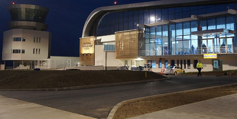 Aeroportul Suceava este pe locul cinci în ţară ca trafic de pasageri, susţine vicepreşedintele CJ