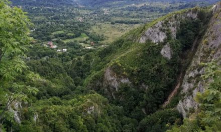 Consiliul Judeţean Vâlcea şi primarii localităţilor din Parcul Buila-Vânturariţa refuză un geoparc UNESCO în zonă