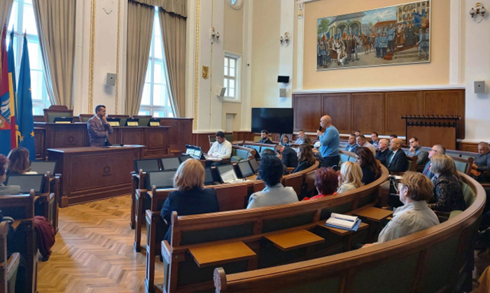 Primăria Oradea a convocat directorii de şcoli şi le-a solicitat reducerea  cheltuielilor la utilităţi