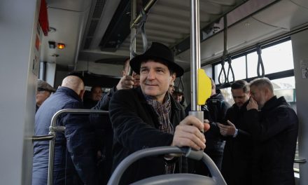 Nicuşor Dan, la punerea în circulaţie a primelor 15 tramvaie noi: Este un moment de bucurie pentru Bucureşti