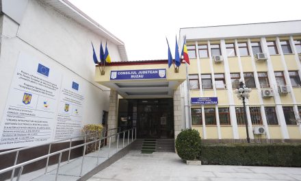 CJ Buzău va depune un proiect PNRR pentru dotarea cu microbuze şcolare electrice a  69 de comune