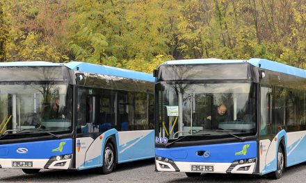 Primele autobuze hibrid pentru modernizarea transportului local au ajuns în municipiul Hunedoara